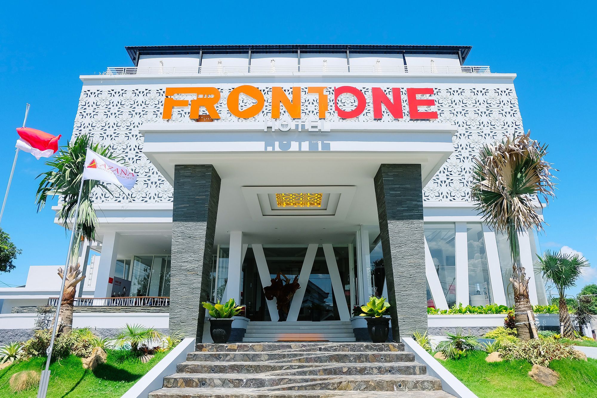 Front One Hotel Pamekasan Madura Dış mekan fotoğraf